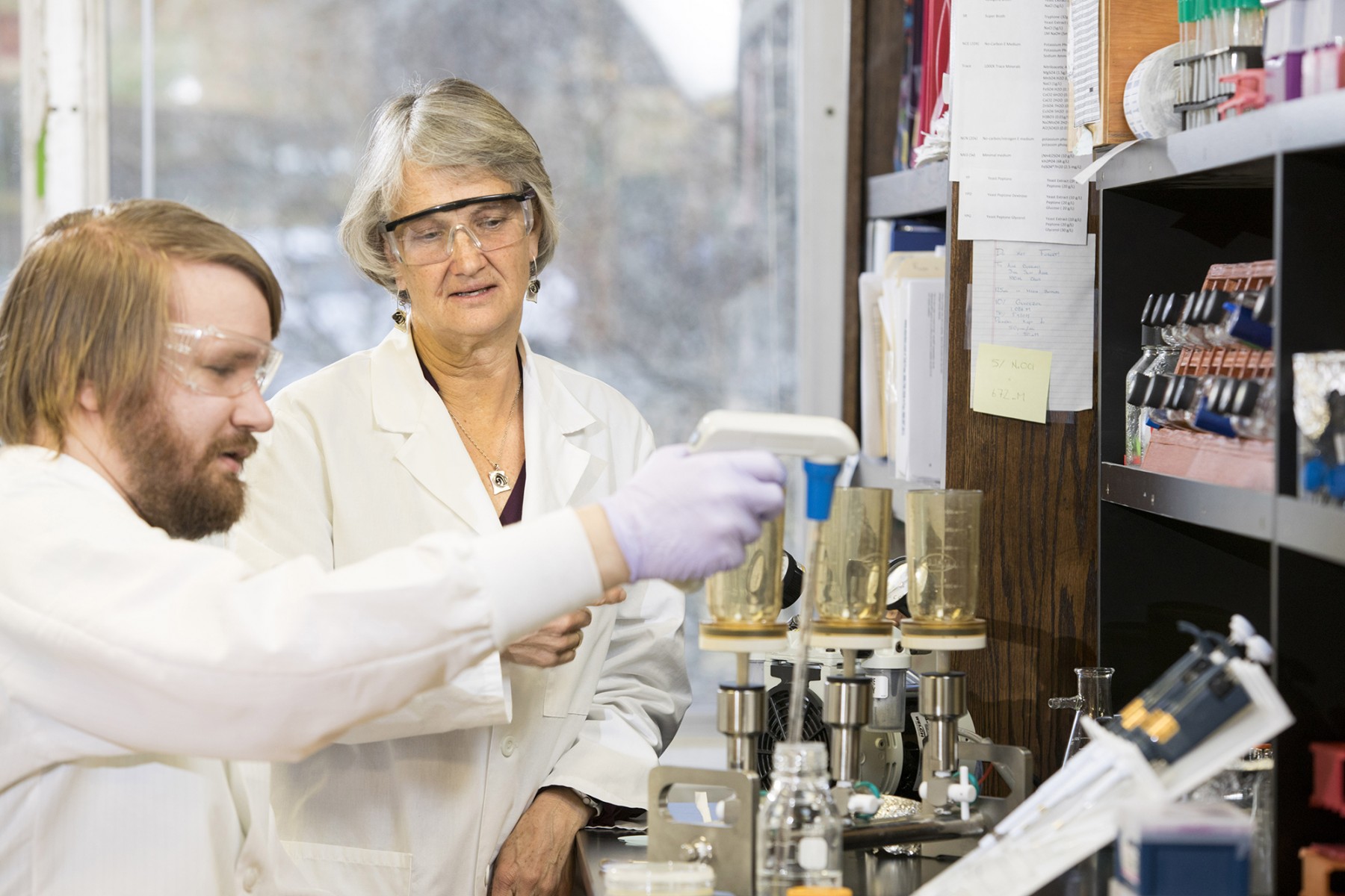 Diana Downs and a Graduate Student in Lab